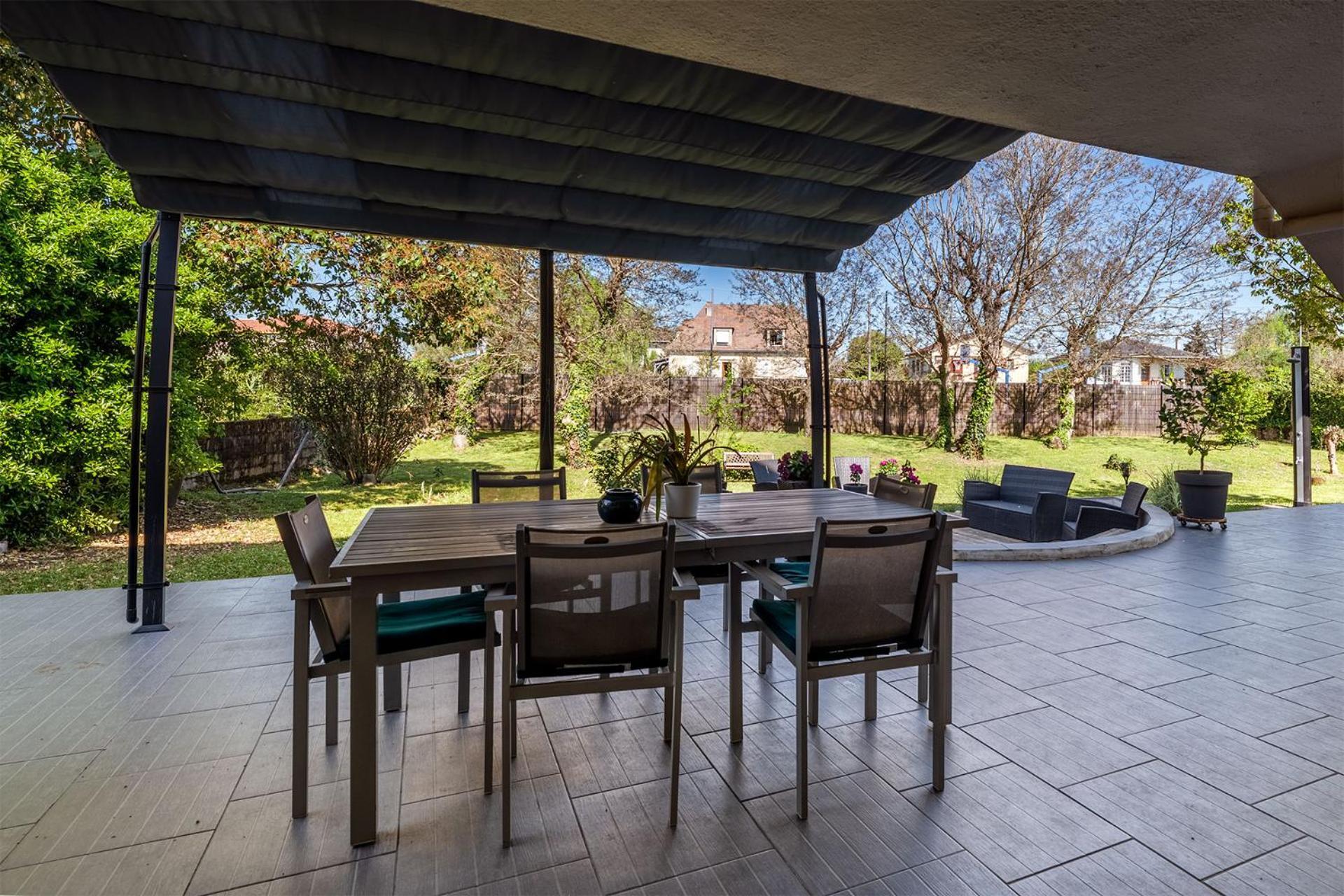 Maison Familiale Bergerac Billard Jardin Clos Экстерьер фото